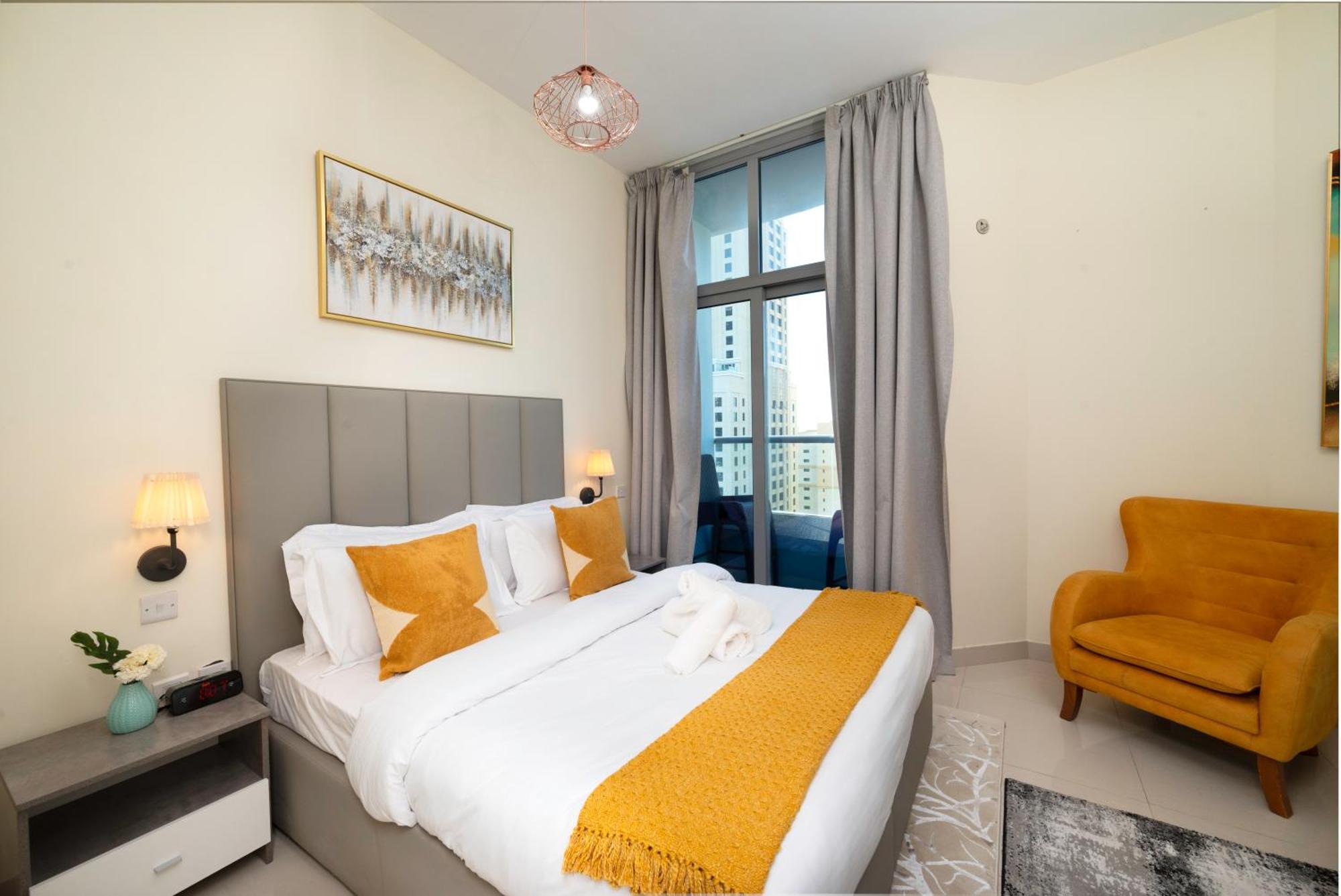 Modern 1bhk With Marina View Dubai