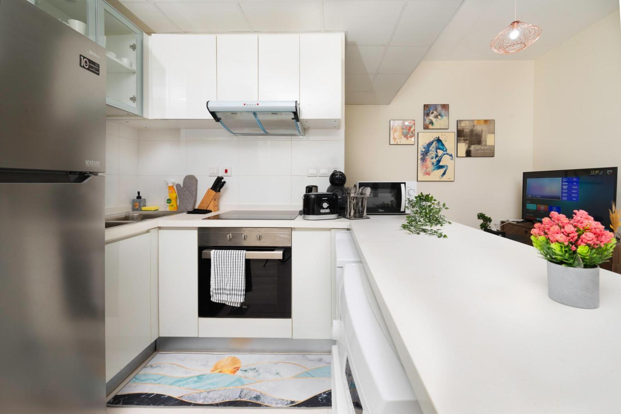 Apartment Modern 1bhk With Marina View Dubai