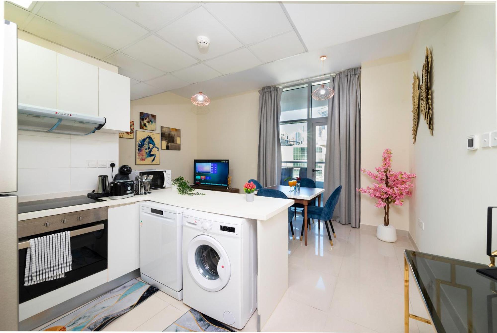 Apartment Modern 1bhk With Marina View