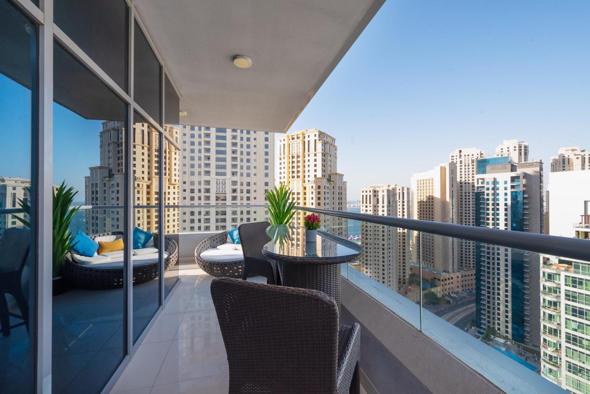 Modern 1bhk With Marina View Dubai
